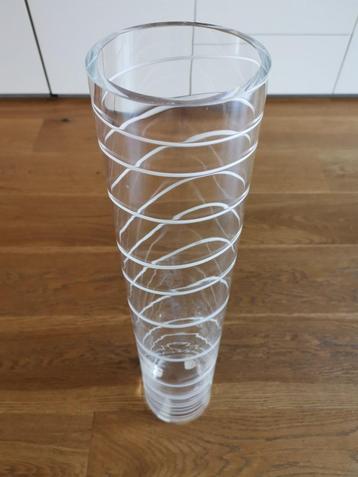 design vaas beschikbaar voor biedingen