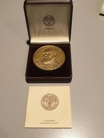 Willem 3, incl org doosje en COA, ong 120 gram brons (K6) beschikbaar voor biedingen