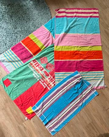 4 Handdoeken/strandlakens beschikbaar voor biedingen