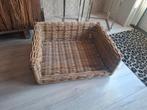 Stevige Rieten hondenmand met stalen onderkant, Dieren en Toebehoren, Ophalen