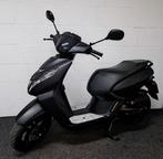 Mat zwarte Peugeot Kisbee bromscooter, Ophalen, Gebruikt, Overige modellen, Benzine