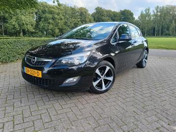 Opel Astra 1.4 74KW 5D 2010 Zwart, clima, cruise, apk 09-26! beschikbaar voor biedingen