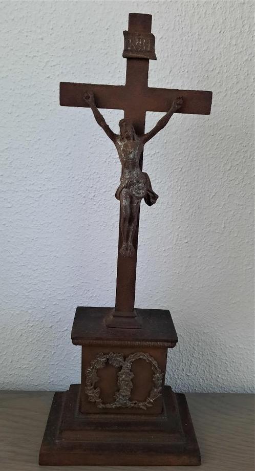 antiek kruis geheel van metaal, Antiek en Kunst, Antiek | Religie, Ophalen of Verzenden