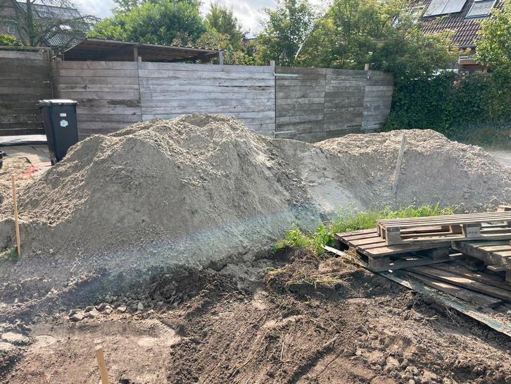 Ophoogzand 1 kuub, Tuin en Terras, Zand, Zo goed als nieuw, Ophoogzand, Ophalen