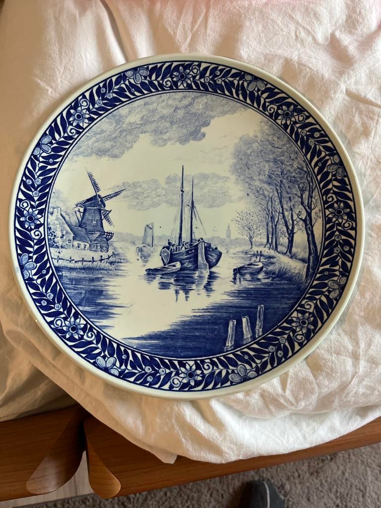 Delfts Blauw Wandbord met Molen en Boot 29 cm rond, Ophalen of Verzenden