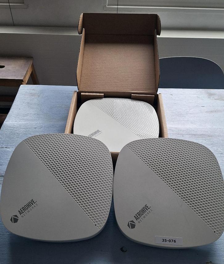 3 stuks Extreme Networks Aerohive Connect AP630 WiFi 6 AP, Computers en Software, Accesspoints, Zo goed als nieuw, Ophalen of Verzenden