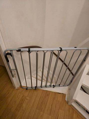 2 stevige traphekjes. Breedte aan te passen. beschikbaar voor biedingen