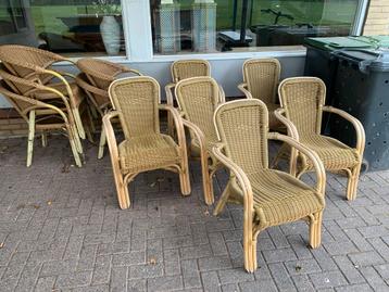 Partij van ca. 40 Riet Tuinstoelen beschikbaar voor biedingen