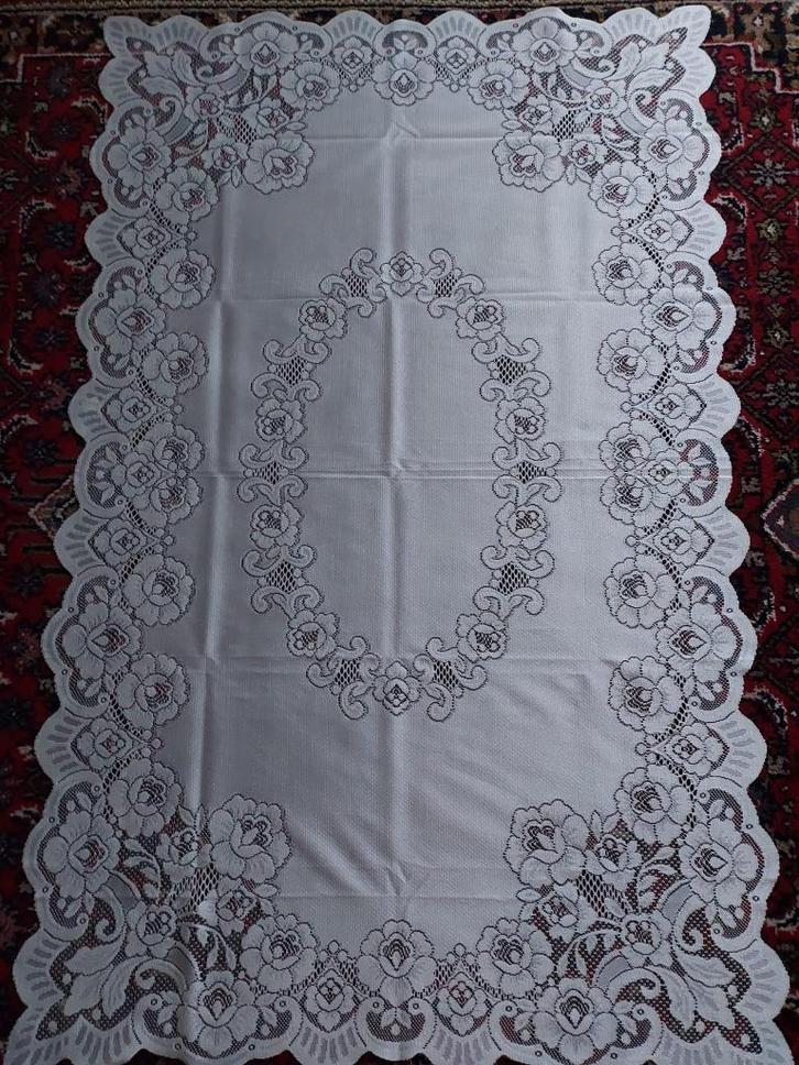 "kant" tafelkleden in verschillende afm. Nieuw !, Antiek en Kunst, Antiek | Kleden en Textiel, Ophalen