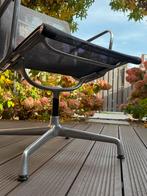 Vitra Eames EA 108 - Zwart Mesh, Huis en Inrichting, Ophalen, Gebruikt, Zwart, Design