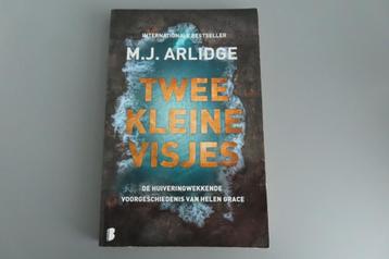 M.J. Arlidge - Twee kleine visjes beschikbaar voor biedingen