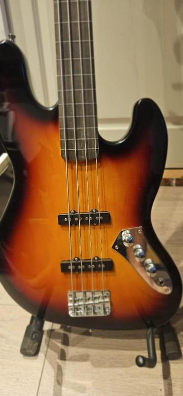 Fazley Classic Series Basgitaar (Fretless) beschikbaar voor biedingen