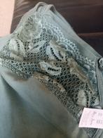 BH’s Miss Mary één groen, één rood. Zie beschrijving, Overige kleuren, Ophalen of Verzenden, Zo goed als nieuw, Lingerie of Zwemkleding