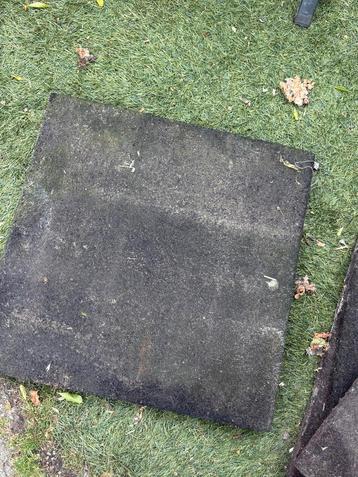 Rubber tuintegel speeltegel beschikbaar voor biedingen