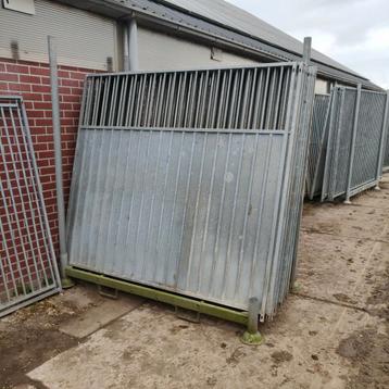 14x 2m 2/3 dicht kennelpaneel hondenkennel damwand beschikbaar voor biedingen