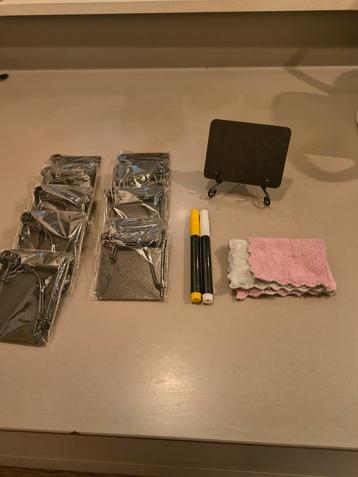 Bordjes voor tafel indeling of prijsweergave beschikbaar voor biedingen