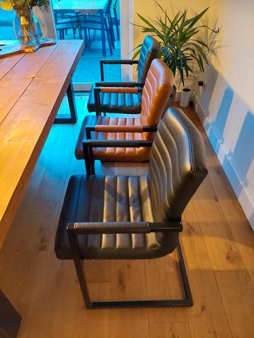 Industriele eetkamerstoelen (6 stuks) beschikbaar voor biedingen