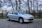 Peugeot 206 1.4 5-Deurs!!! Nette auto!!! Inruil koopje!!!, Voorwielaandrijving, Stof, 4 cilinders, Origineel Nederlands