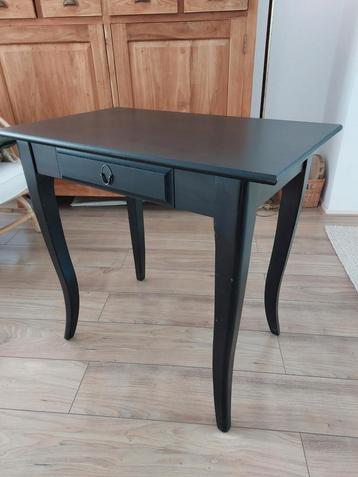(Studie-)TAFELTJE of sidetable LEKSVIK, Ikea. Donkerbruin. 