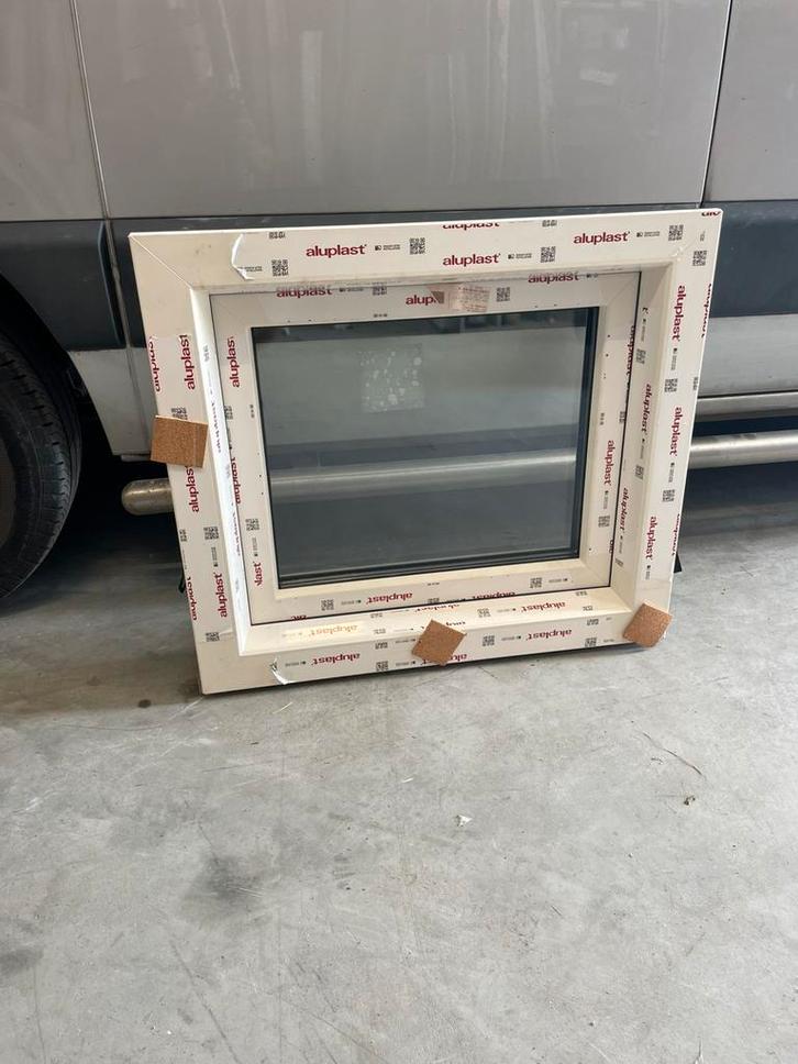 Nieuw kunststof kozijn 78*69, Tuin en Terras, Schuttingen, Zo goed als nieuw, Kunststof, Minder dan 1 meter, Minder dan 3 meter