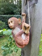 (tuin)Beeld hang aapje, tuin, babykamer, boom, dieren 35cm, Ophalen of Verzenden, Nieuw, Kunststof, Dierenbeeld