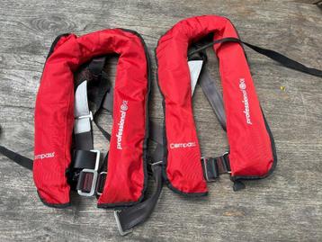 Automatisch reddingsvest Compass 275N twee stuks beschikbaar voor biedingen
