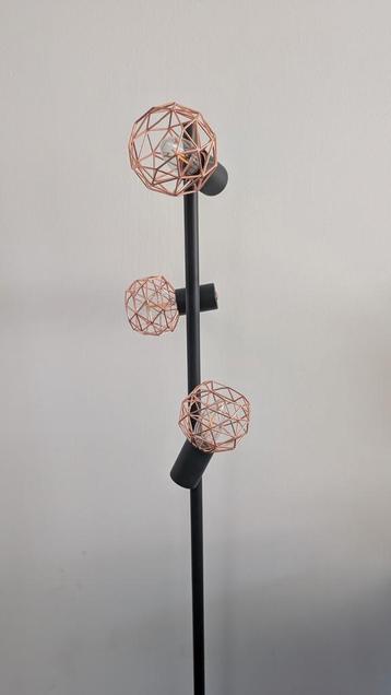 Mesh vloerlamp met 3 lampjes beschikbaar voor biedingen