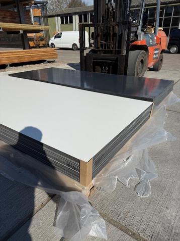 HPL Linocompact platen 6 mm 130 x 305 cm  beschikbaar voor biedingen