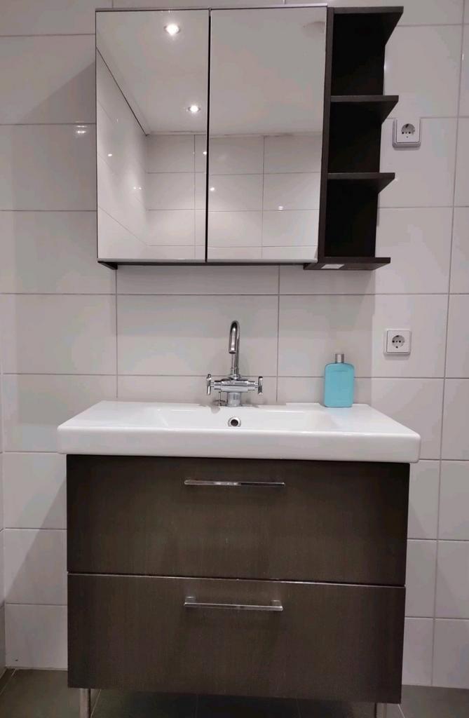 Badkamermeubel Ikea met wasbak, kraan en spiegelkast, Huis en Inrichting, Badkamer | Badkamermeubels, Zo goed als nieuw, Wastafelkast