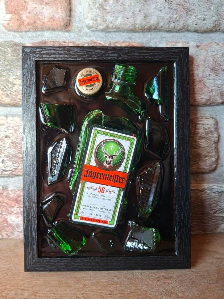 Jägermeister flesje verwerkt in een lijst met Epoxy, Antiek en Kunst, Kunst | Schilderijen | Abstract, Ophalen of Verzenden