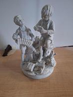 beeldje 2 kinderen maken muziek, Ophalen of Verzenden, Zo goed als nieuw, Mens