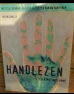 HANDLEZEN bevat honderd levensgrote foto’s van handpalmen, z, Ophalen of Verzenden, Zo goed als nieuw, Spiritualiteit algemeen