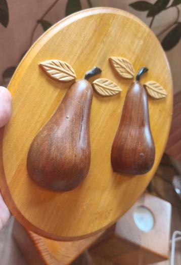 Vintage houten wanddecoratie met peren – handgemaakt Zweeds  beschikbaar voor biedingen