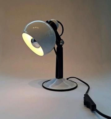 Italiaans Retro Eyeball Bureaulamp beschikbaar voor biedingen