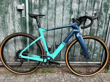 Gravelbike Bianchi Arcadex vol carbon beschikbaar voor biedingen