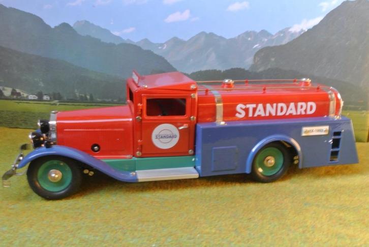 Märklin-metall Tankwagen "Standard" Esso Oil Tanker, Hobby en Vrije tijd, Modelauto's | 1:18, Zo goed als nieuw, Auto, Overige merken
