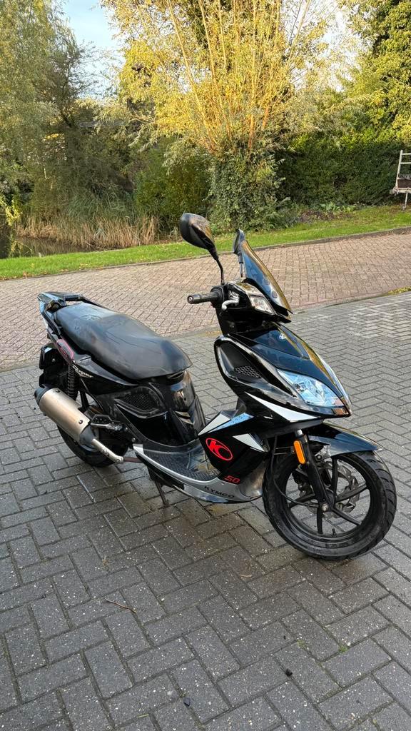 Kymco super 8 scooter 50cc, Fietsen en Brommers, Snorfietsen en Snorscooters, Zo goed als nieuw, Kymco, Benzine, Ophalen