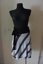 Chiarico omslag rok L zwart wit zga nieuw, Kleding | Dames, Rokken, Maat 38/40 (M), Wit, Chiarico, Ophalen of Verzenden