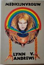 Lynn V Andrews - Medicijnvrouw, Ophalen of Verzenden, Zo goed als nieuw