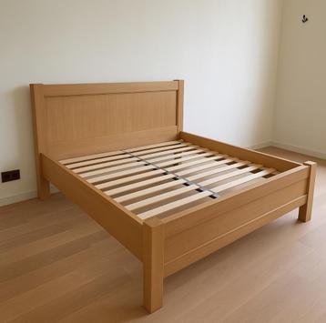 Stevig houten bedframe – licht eiken bed boxspring