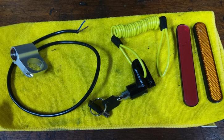 Stuurschakelaar,helmet holder, reflectors, Motoren, Accessoires | Overige, Nieuw, Ophalen of Verzenden
