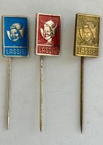 3 speldjes Lassie Wormer, Ophalen of Verzenden, Zo goed als nieuw, Merk, Speldje of Pin