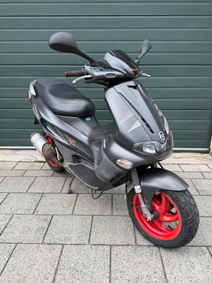 Gilera runner 50cc sp pro, Fietsen en Brommers, Scooters | Piaggio, Gebruikt, Overige modellen, Tweetakt, Ophalen