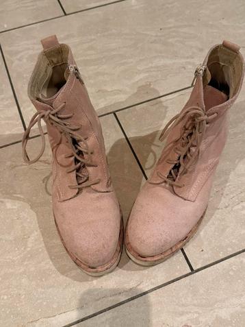 Mooie roze veterboots met riets maat 38 beschikbaar voor biedingen