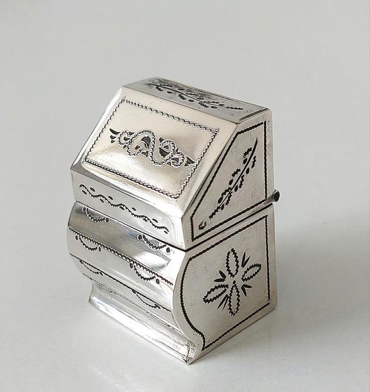 Oud Zilveren Lodereindoosje uit 1967 ivv Klepbureau Secretai, Antiek en Kunst, Antiek | Goud en Zilver, Verzenden