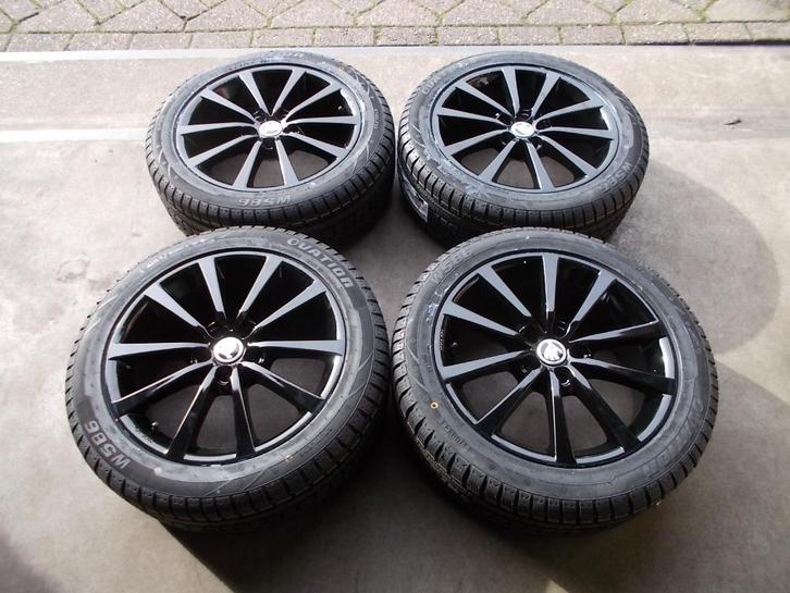 NIEUWE T-CROSS ARONA RAPID KAMIQ VELGEN + BANDEN 215 50 R17, Auto-onderdelen, Banden en Velgen, Banden en Velgen, All Season, 17 inch