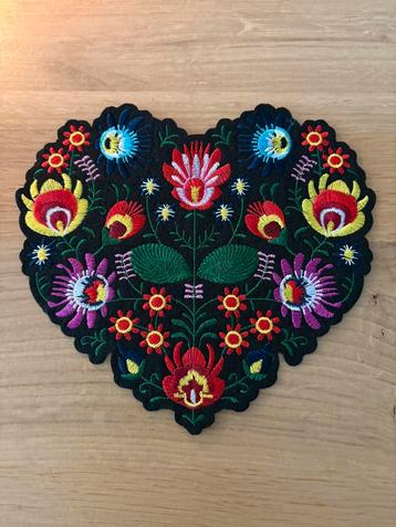 Groot Bloemen hart nieuw applicatie / embleem  18 x 19 cm beschikbaar voor biedingen