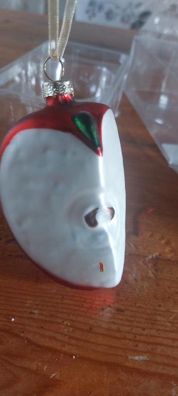 Kerstornament appel beschikbaar voor biedingen