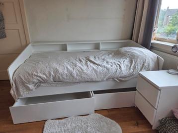Super mooi bed met lades