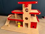 Houten speelgoed garage, Kinderen en Baby's, Speelgoed | Houten speelgoed, Ophalen of Verzenden, Zo goed als nieuw, Overige typen